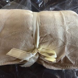 Pottery Barn NWT ivory bamboo 50x70” cotton throw